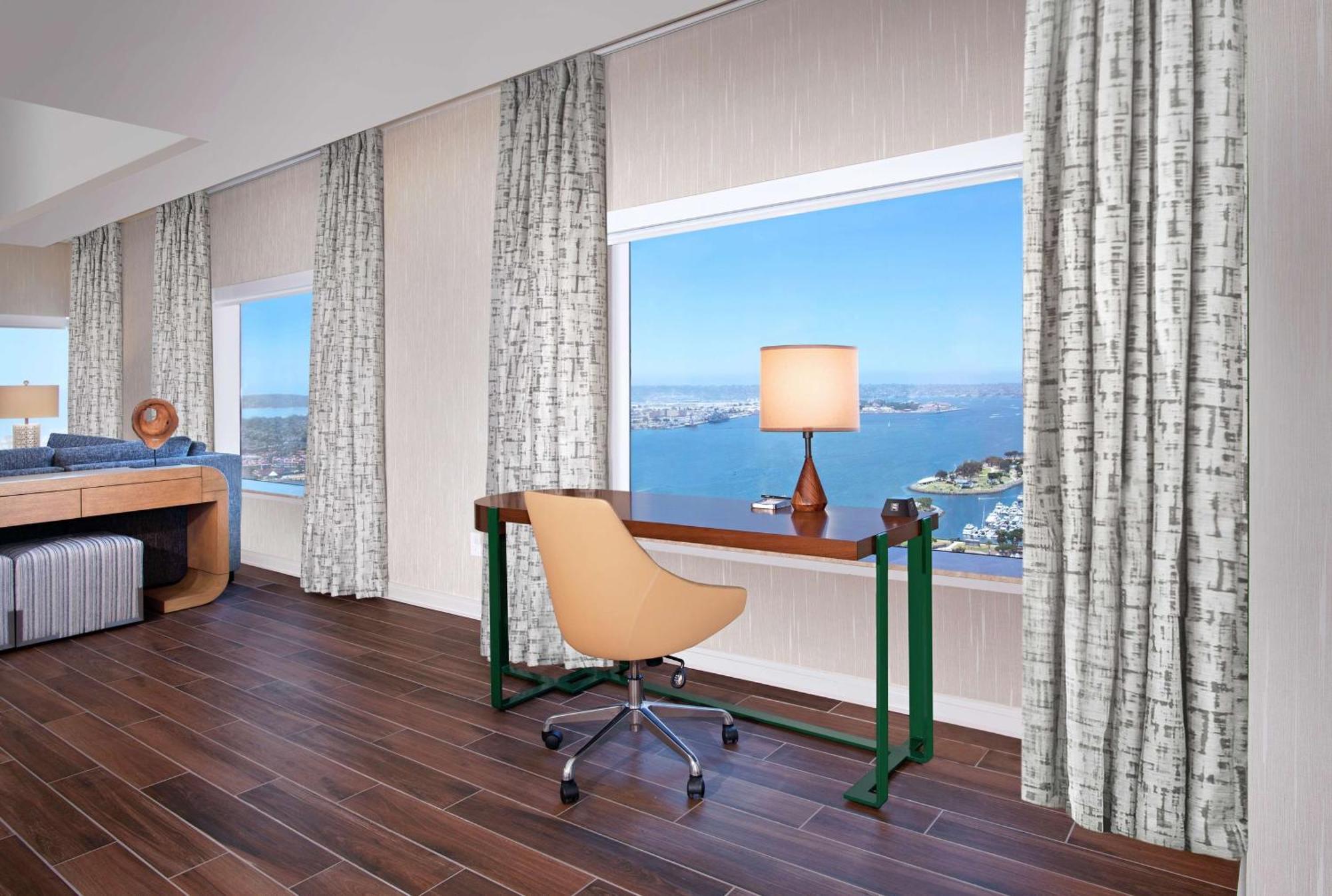 Executive King Suite,1275635551:JPEG