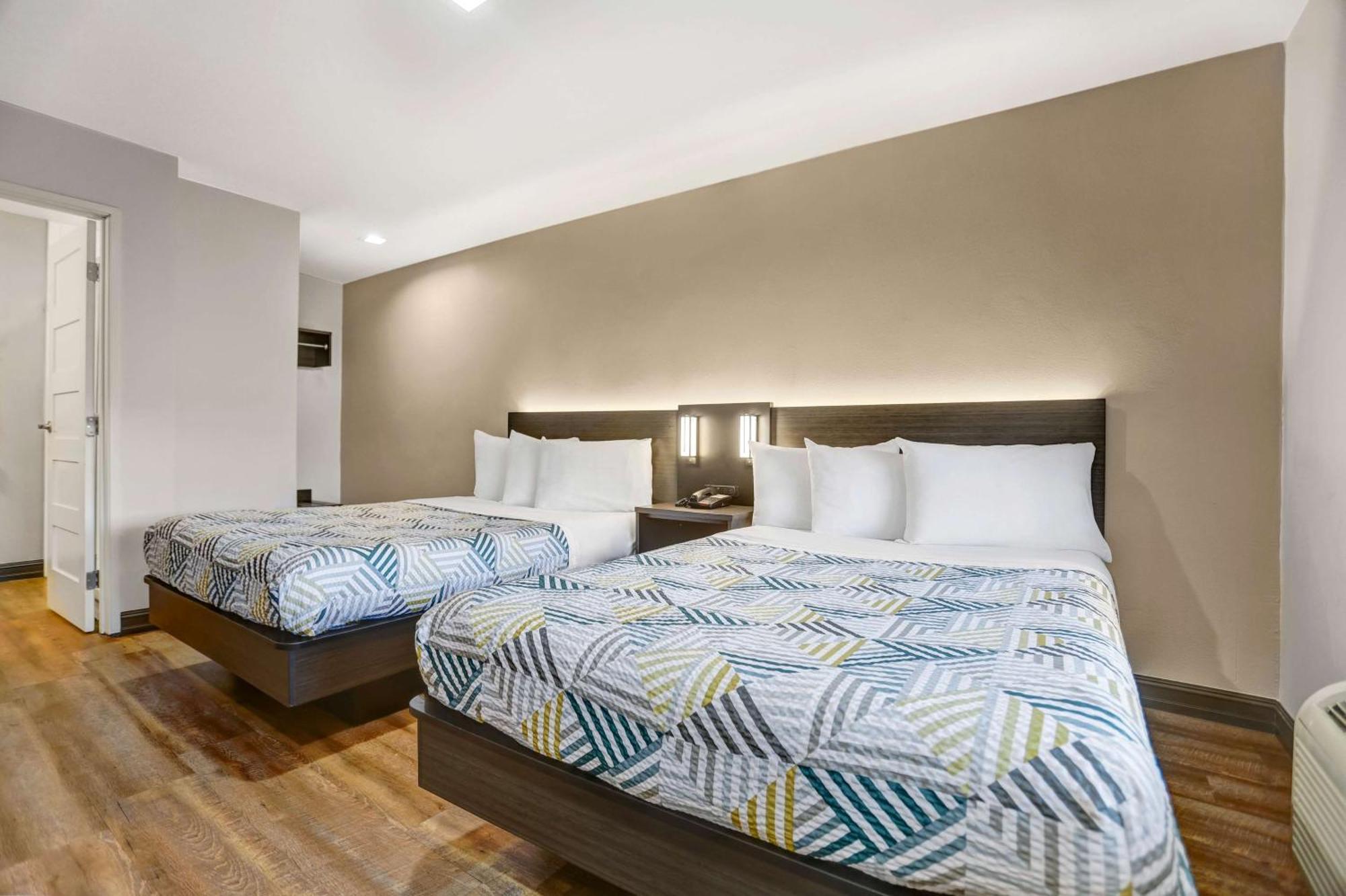 Quadruple Room Non-Smoking
