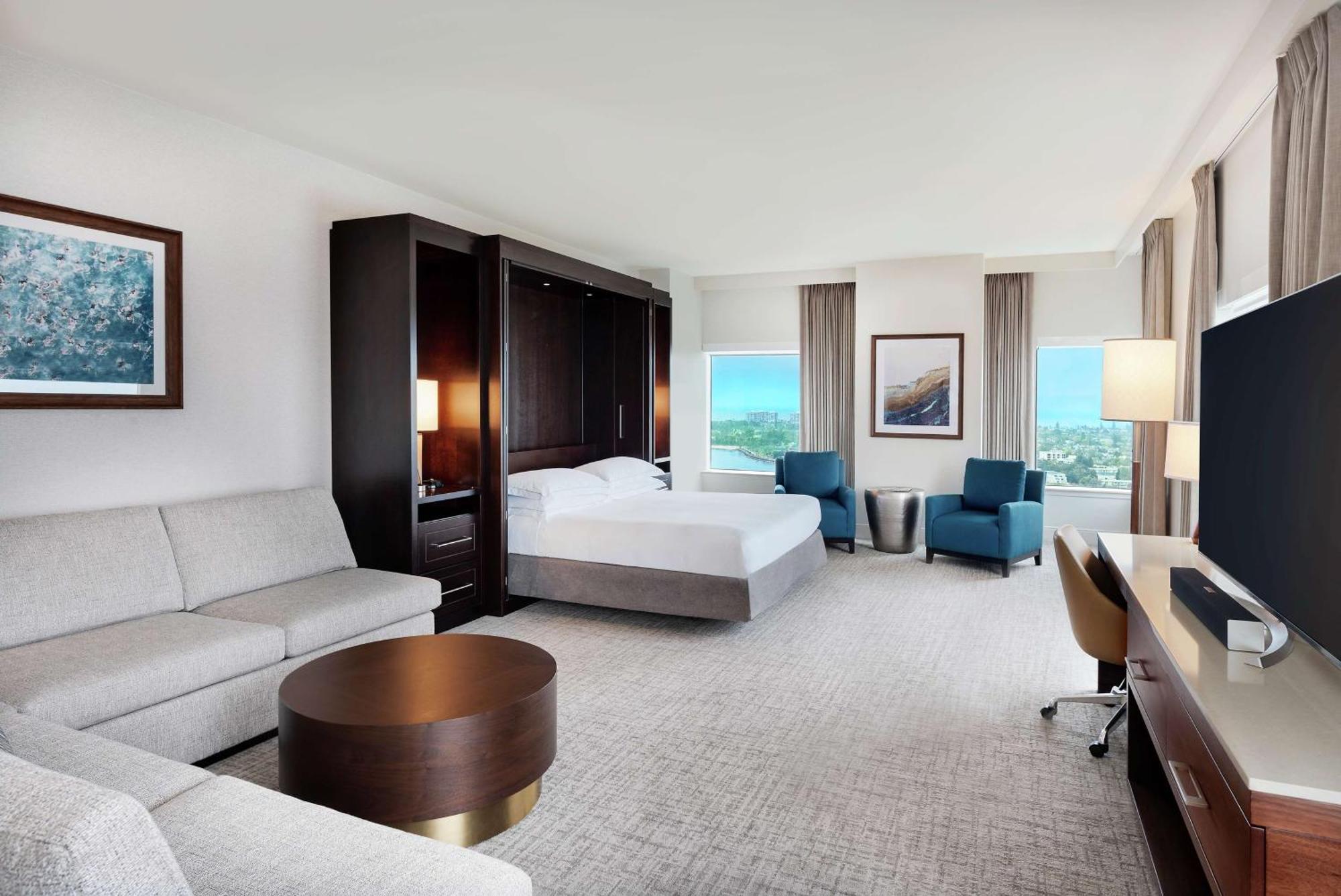 One-Bedroom King Suite with View,1552289875:JPEG