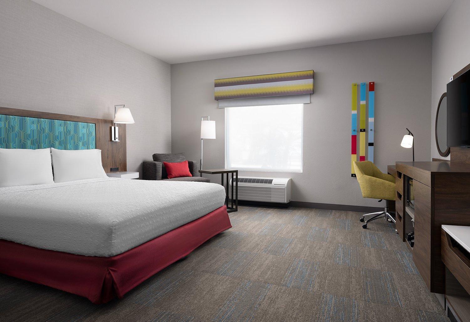 King Room with Roll-In Shower - Mobility and Hearing Access/Non-Smoking