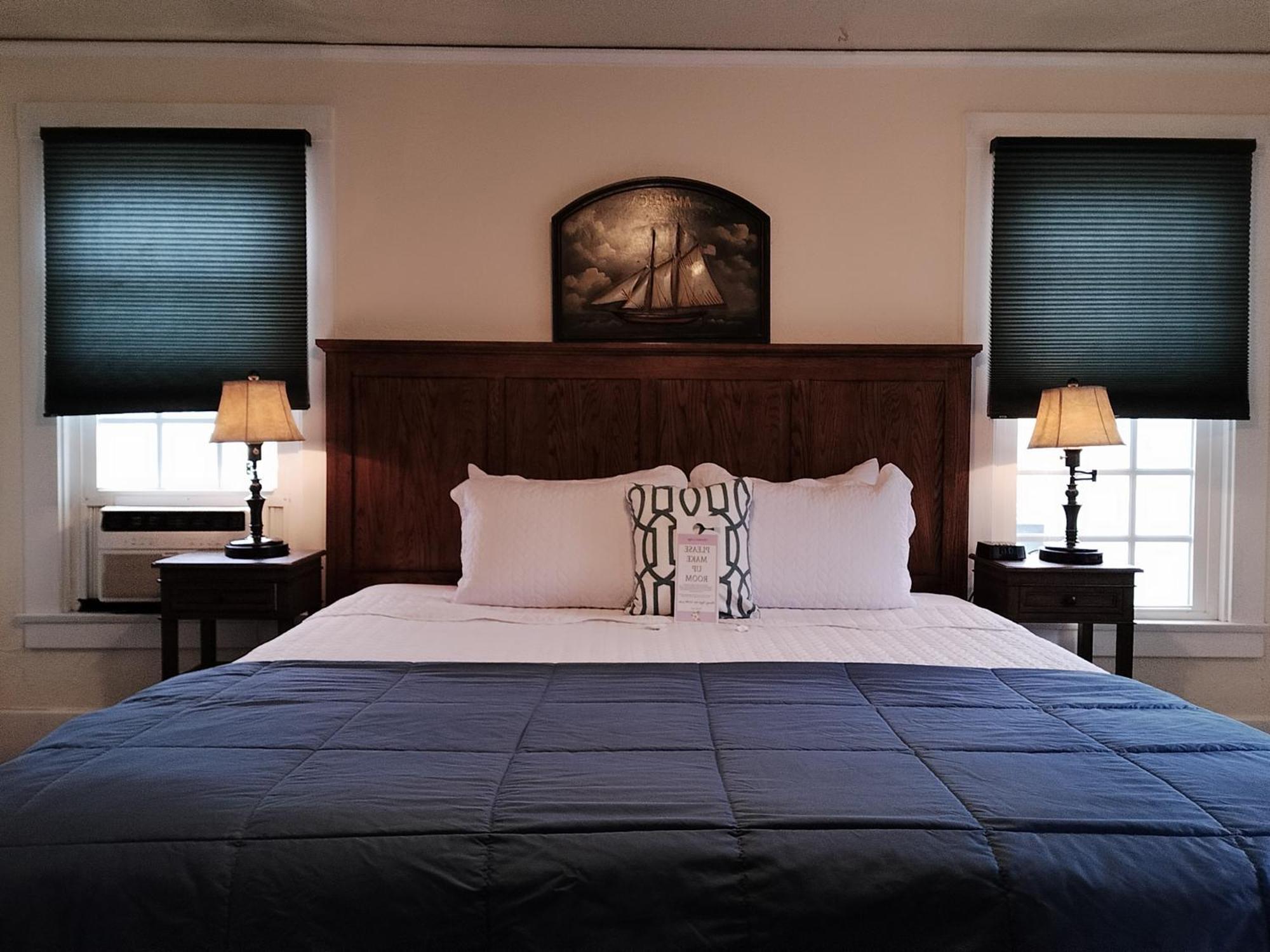 Standard King Room
