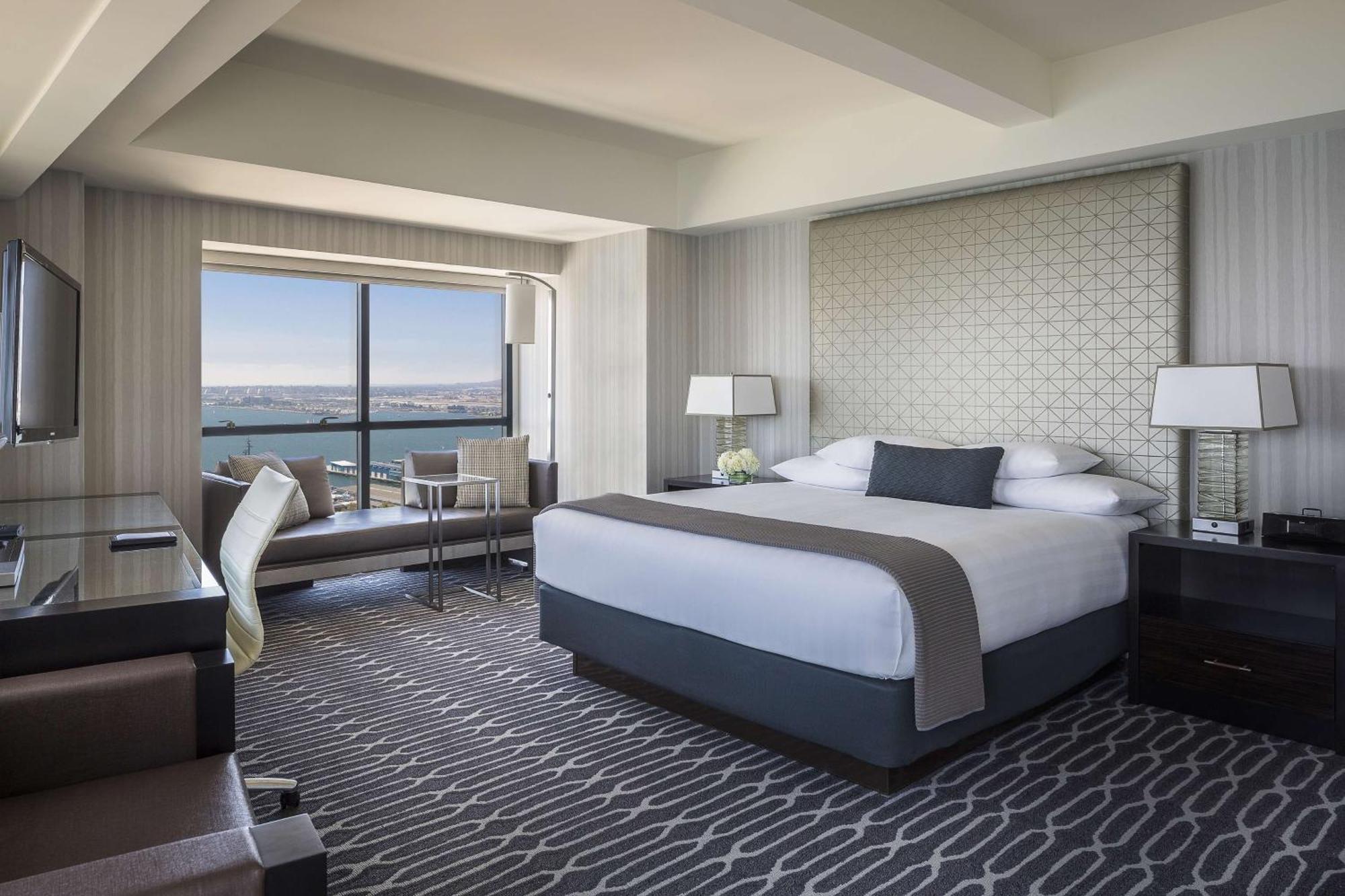 Signature King Suite
