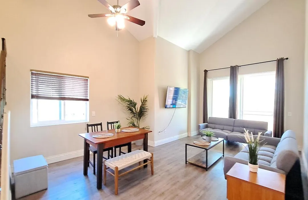 Venetian La Jolla 2 Bedroom Condo Luxury Furnished Near Beach And Utc Mall-1