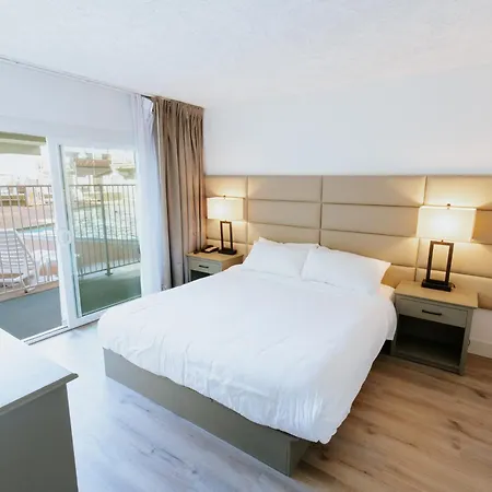 Surfer Beach Hotel-2