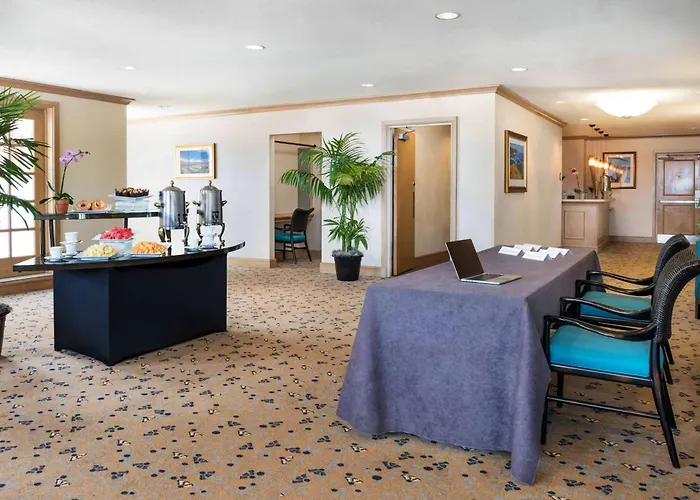 Hilton San Diego Airport/Harbor Island