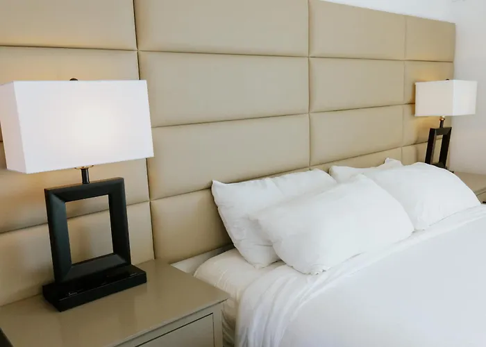 Surfer Beach Hotel San Diego